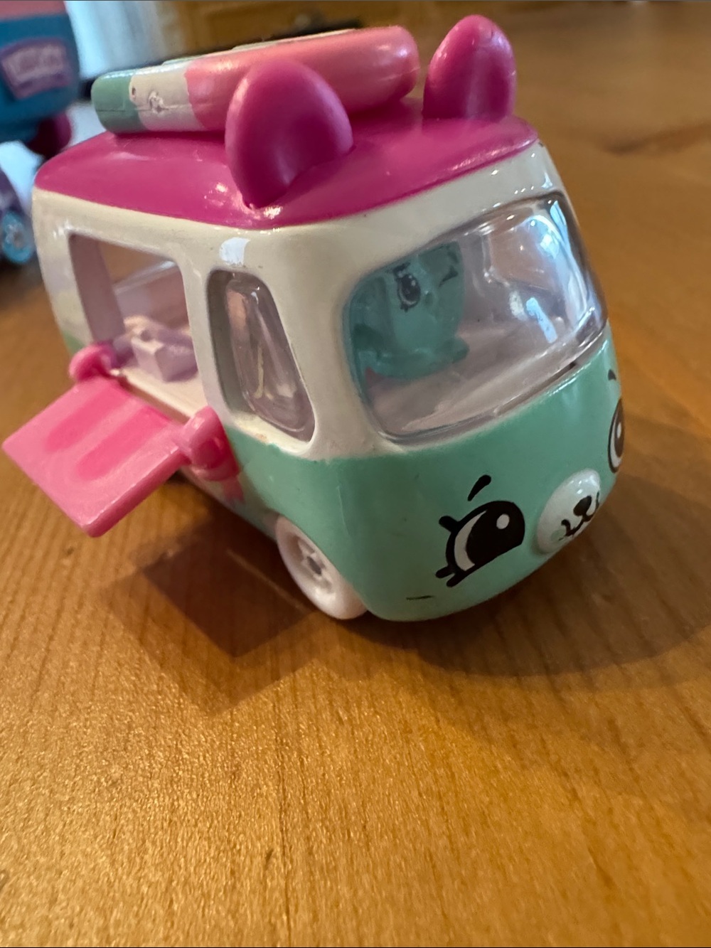 Shopkins Cutie Cars Lot with Carrying Case - Picture 15 of 15